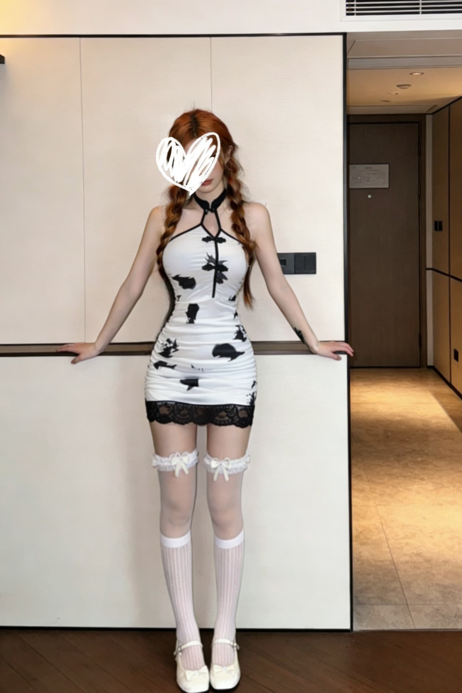 실사 섹시함 핫걸 레트로 프린트 화이트 치파오 타이트 타이트 스커트 백리스 여성 드레스 이미지 5