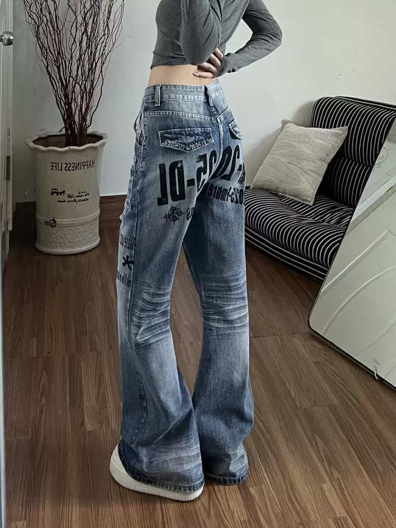 아메리칸 레트로 알파벳 프린트 워싱 파란색 청바지 빛 럭셔리 작은 대중 튀김 거리 바지 슬림해 보이는 부츠컷 스트레이트 팬츠 이미지 3