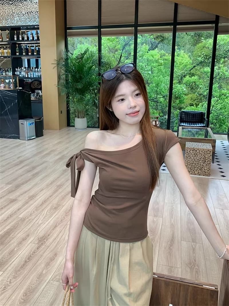 사람들 면 순수한 욕망 바람 나비 넥타이 비스듬한 어깨 단색 여성 의류 봄 레트로 Chic 몸매 가꾸기 쇼트 스타일 오프숄더 맨위 상세 이미지 9
