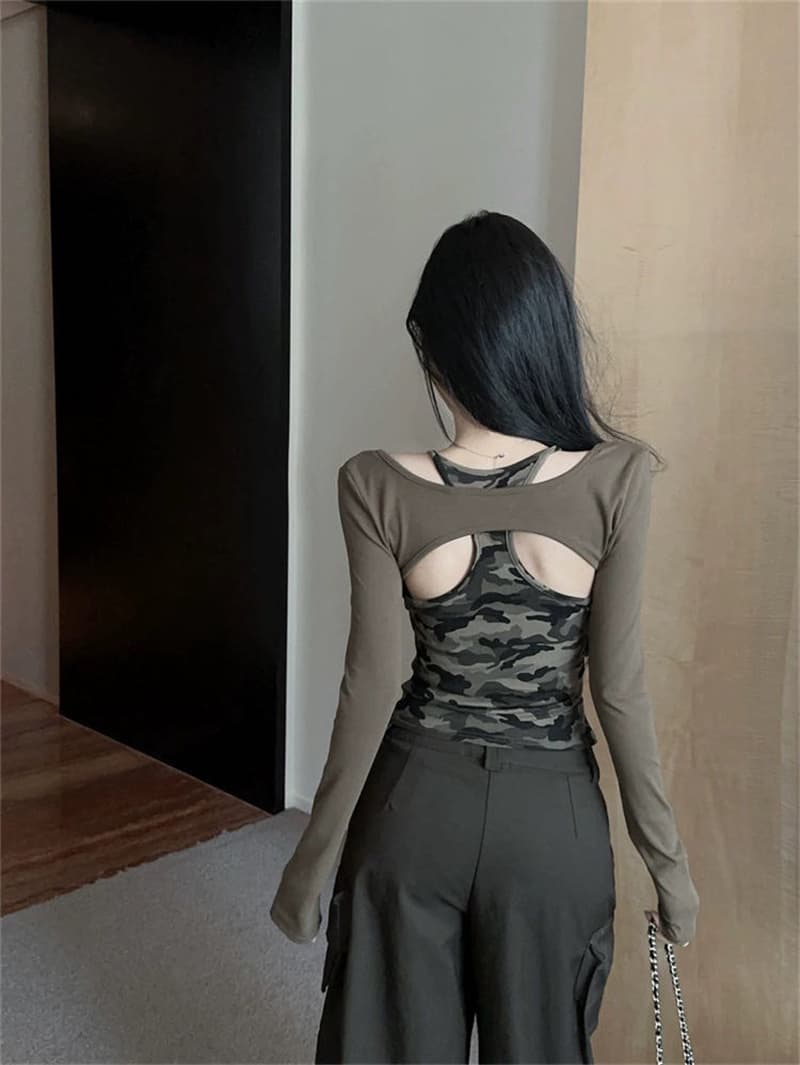 2026 봄 벨트 가슴 패드 페이크 레이어드 홀로우 아웃 패치워크 카모플라주 티셔츠 만나는 핫걸 행침 목 슬립 쇼트 스타일 맨위 상세 이미지 11