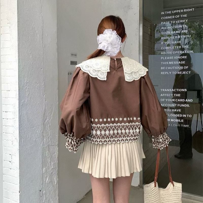 한국 동대문 봄 레트로 자수 레이스 궁정 품격 이중층 레이스 베이비 칼라 나팔 소매 셔츠 여성 이미지 4
