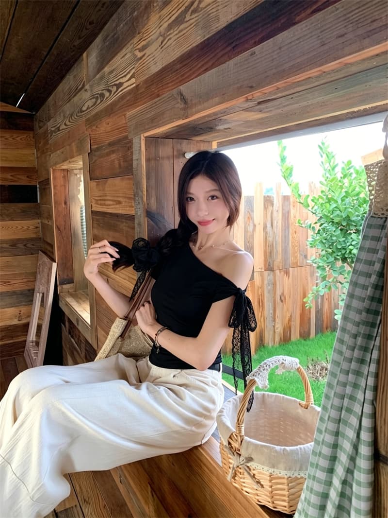 벨트 가슴 패드 달콤한 매운맛 바람 스트랩 비스듬한 어깨 반팔 티셔츠 여성 여름 다용도 슬림해 보이는 오프숄더 맨위 상세 이미지 23