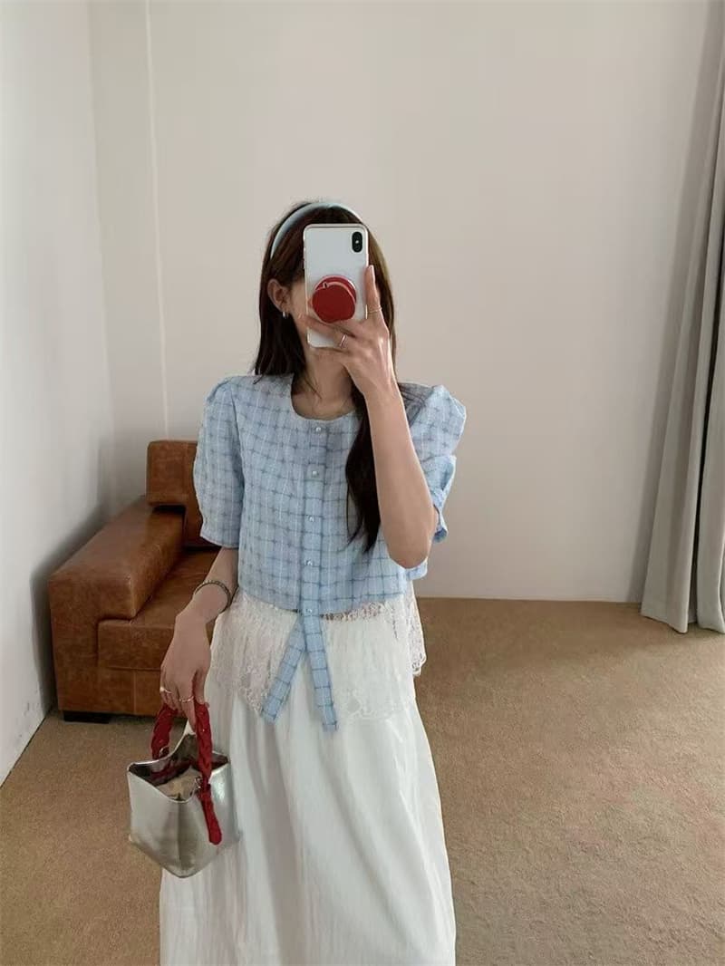 여름 한국 스타일 디자인 센스 레이스 밑단 패치워크 진주 버클 레이스업 허리 수축 체크무늬 거품 소매 반팔 셔츠 여성 상세 이미지 6