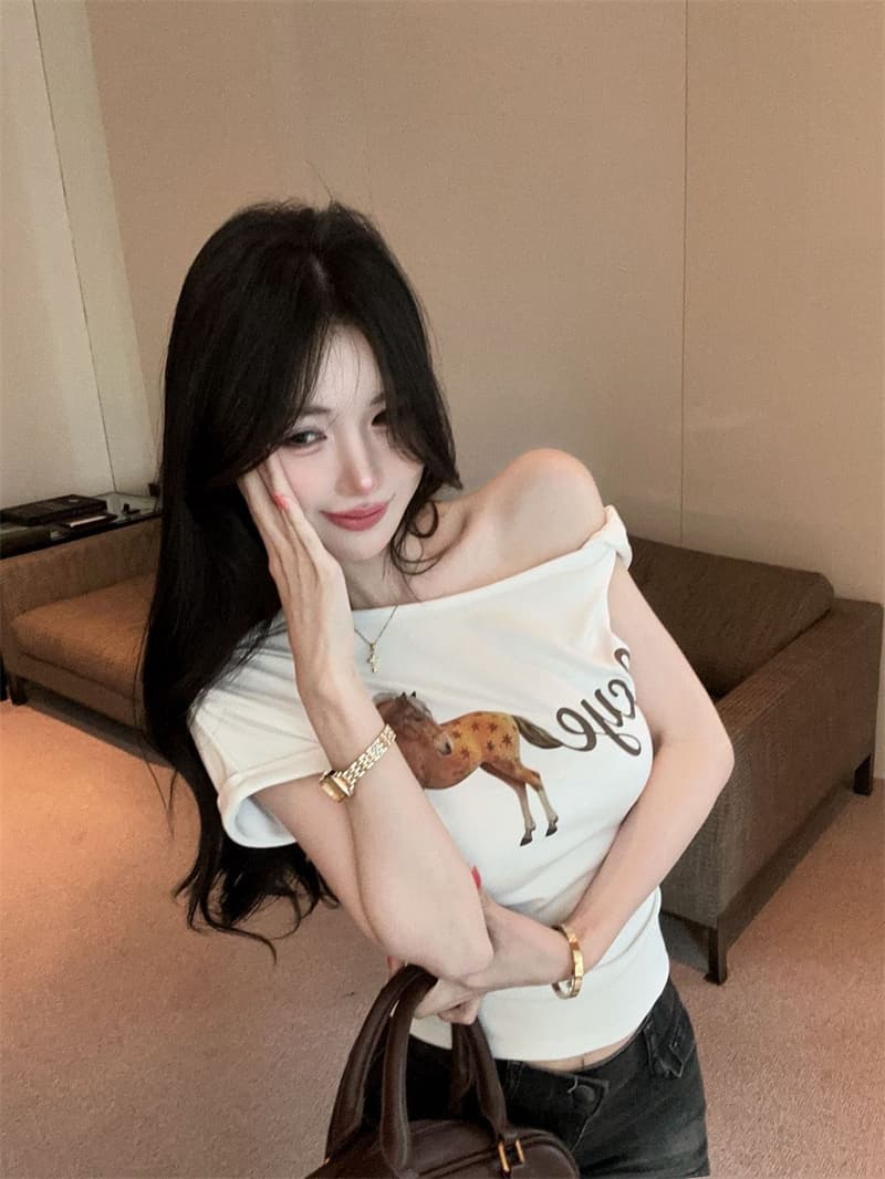 여름 레트로 작은 말 프린트 오프숄더 작은 대중 슬림해 보이는 나만의 것을 가져와 라. 가슴 패드 캐주얼 달콤한 차가운 반팔 티셔츠 핫걸 맨위 상세 이미지 18
