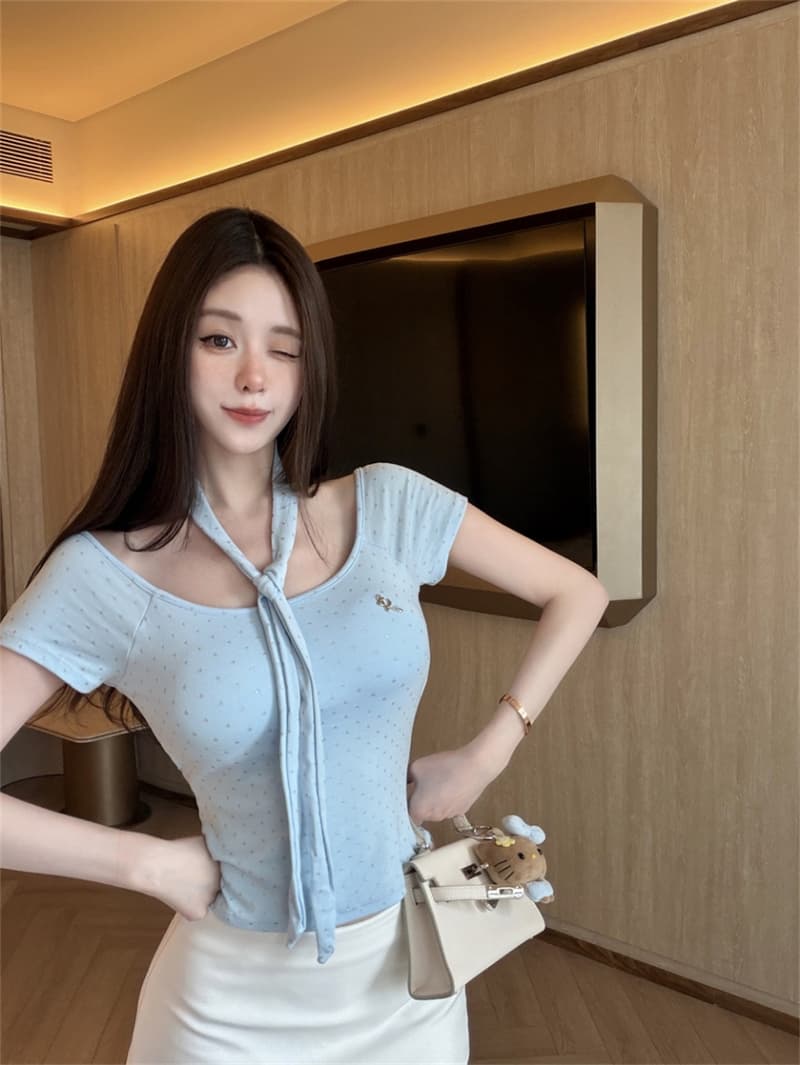 미니멀리즘 패션 핫걸 오프숄더 허리 수축 슬림해 보이는 반팔 티셔츠 여성 여름 벨트 가슴 패드 도트 무늬 넥타이 행침 목 맨위 상세 이미지 34