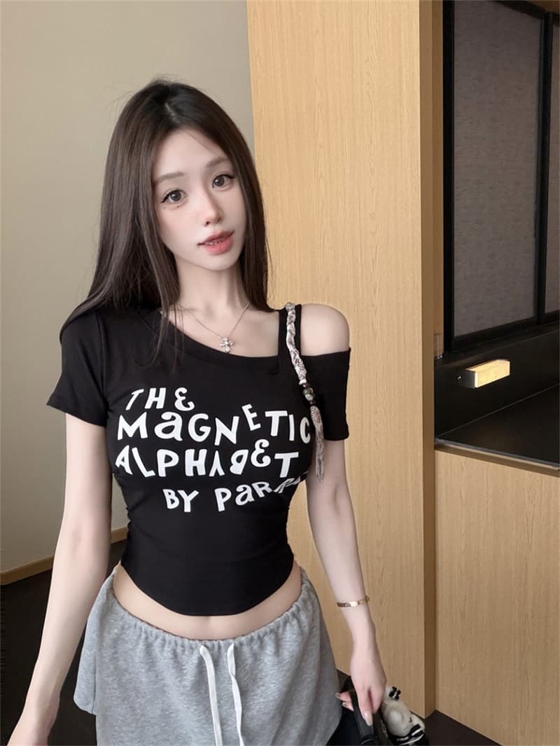 실사 감소되지 않음 핫걸 알파벳 프린트 비스듬한 어깨 페이크 레이어드 티셔츠 여성 벨트 가슴 패드 몸매 가꾸기 다용도 반팔 맨위 상세 이미지 29