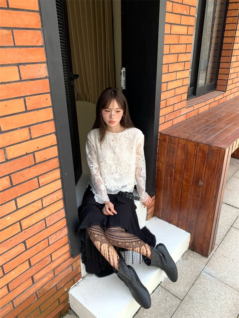 실사 가을 새로운 한국 스타일 레이스 셔츠 여성 긴 소매 라운드 넥 다용도 슬림해 보이는 품격 디자인 센스 작은 대중 맨위 상세 이미지 7