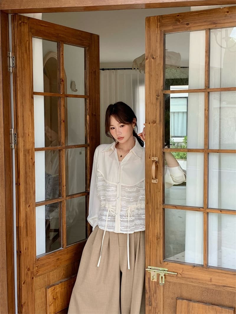 한국 동대문 조기 가을 의상 새로운 폴로 칼라 레이스 조각 다중 레이어 프릴 레이스업 긴팔 진주 버클 셔츠 상세 이미지 6
