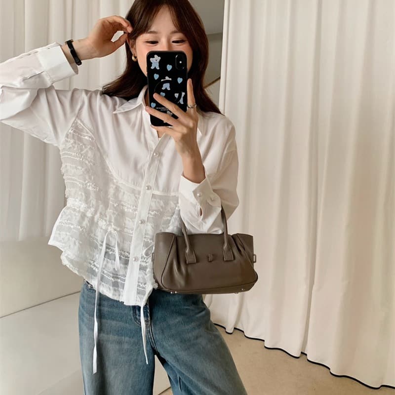 한국 동대문 조기 가을 의상 새로운 폴로 칼라 레이스 조각 다중 레이어 프릴 레이스업 긴팔 진주 버클 셔츠