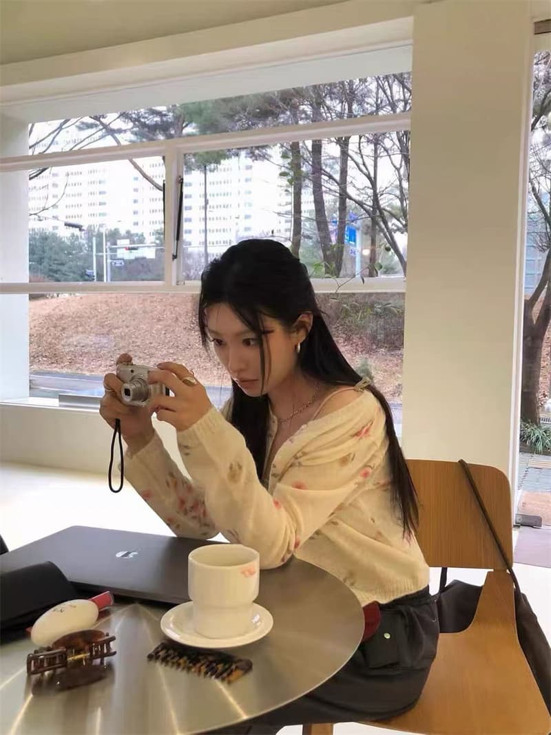 레트로 수묵화 꽃 니트 오픈 가디건 여성 가을 부드러운 바람 루즈핏 다용도 꽃무늬 부드러운 찹쌀 긴팔 스웨터 맨위 상세 이미지 7