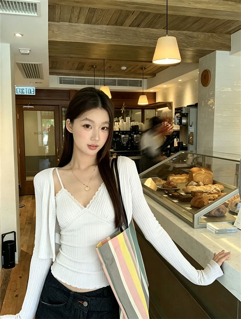 실사 정가 감소되지 않음 가을 새로운 패션 V넥 레이스 측면 캐미솔 쇼트 스타일 긴팔 블라우스 세트 상세 이미지 30
