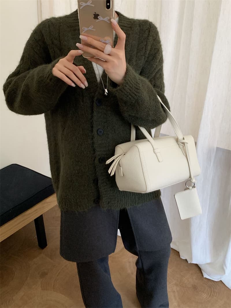 실사 가을 부드러운 찹쌀 느긋한 바람 오픈 가디건 여성 봄 고급 센스 루즈핏 V넥 꽈배기 니트 쇼트 스타일 맨위 두꺼움 이미지 4