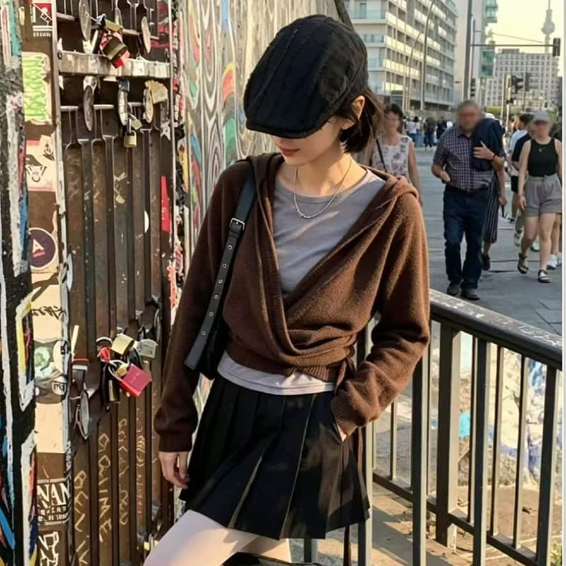 실사 한국 V넥 후드 작은 대중 스웨터 여자 가을 허리 수축 디자인 센스 불규칙 핫걸 맨위 니트 스웨터