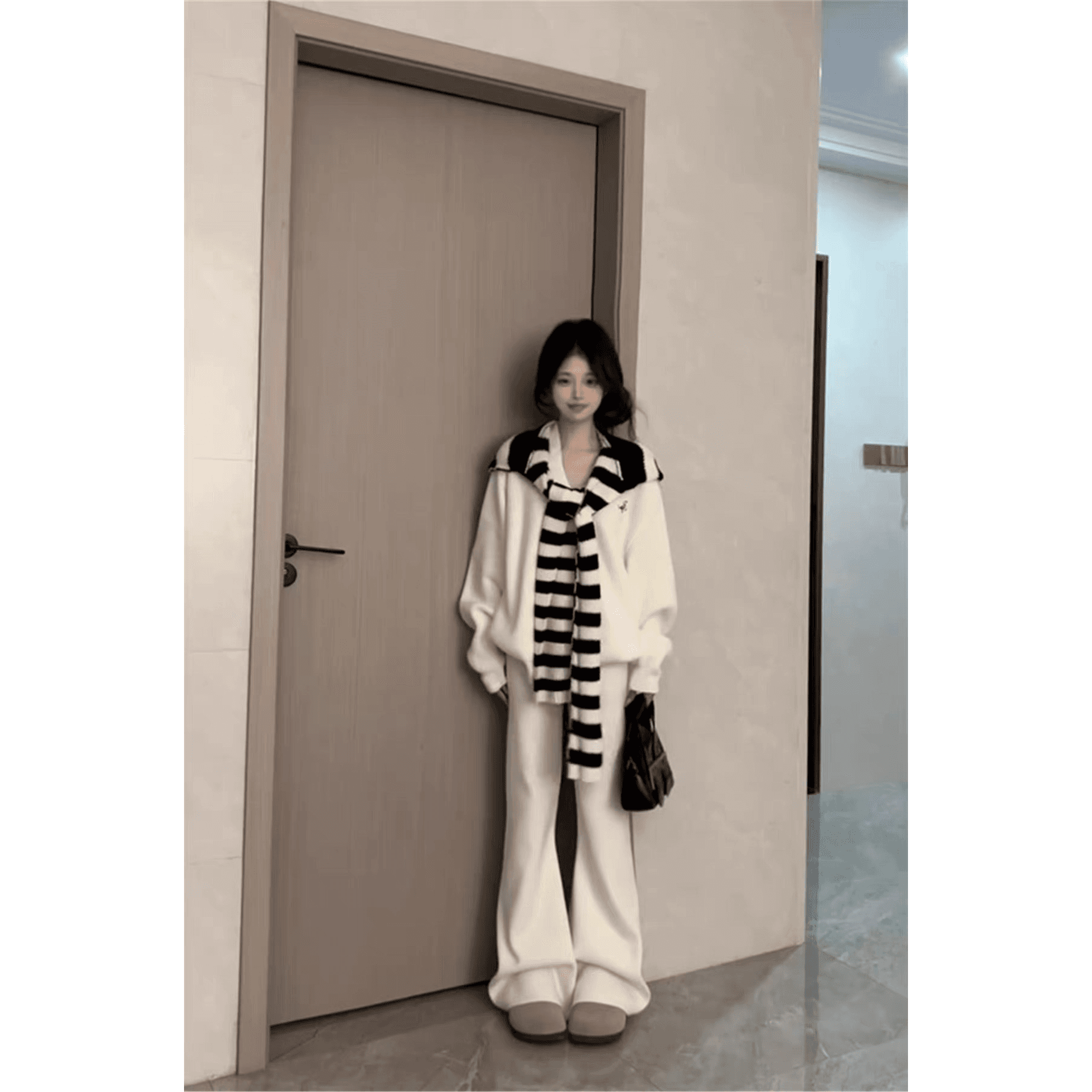 지금 지금 출산 착용 한 부서 캐주얼 세트 2026 가을 새로운 스트라이프 숄 맨위 긴 바지 투피스 세트 이미지 5