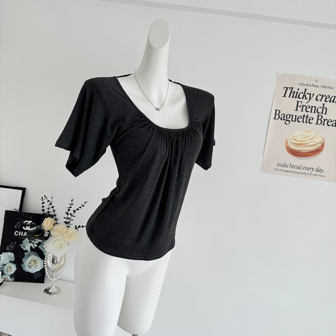 닝 부문 라이 경기 서울 u 칼라 백리스 반팔 티셔츠 여성 여름 한 부서 단색 미니멀리즘 주름 몸매 가꾸기 슬림해 보이는 맨위 상세 이미지 15