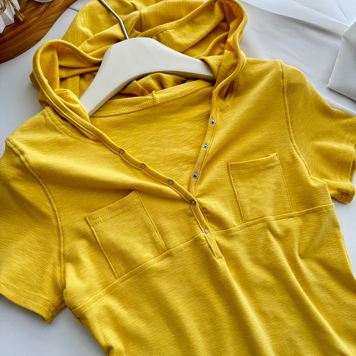 suuuicee 레몬 소다 후드 헨리 칼라 디자인 품격 캐주얼 반팔 t 다용도 몸매 가꾸기 맨위 상세 이미지 21