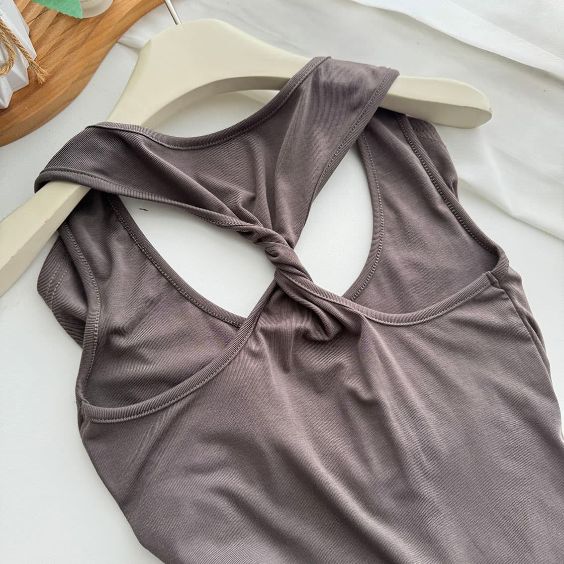 yolo shop 차가운 센스 라이 경기 서울 페이크 레이어드 흔들다 칼라 비틀림 디자인 슬립 여성 다용도 품격 조끼 맨위 상세 이미지 11