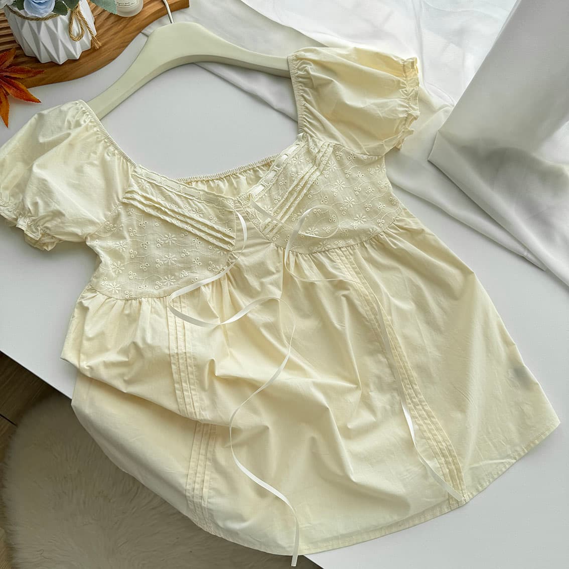안녕하세요. 대포 레트로 자수 광장 칼라 거품 소매 여성 셔츠 여름 품격 작은 셔츠 캐주얼 디자인 센스 맨위 상세 이미지 9