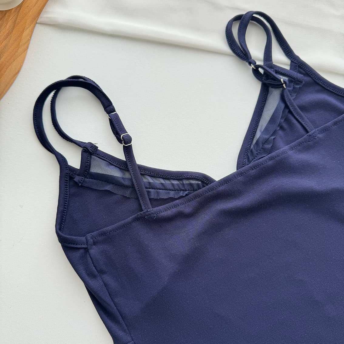 낭만주의 초기 만남 아메리칸 핫걸 순수한 욕망 슬림해 보이는 민소매 맨위 여성 여름 디자인 센스 페이크 레이어드 캐미솔 상세 이미지 11