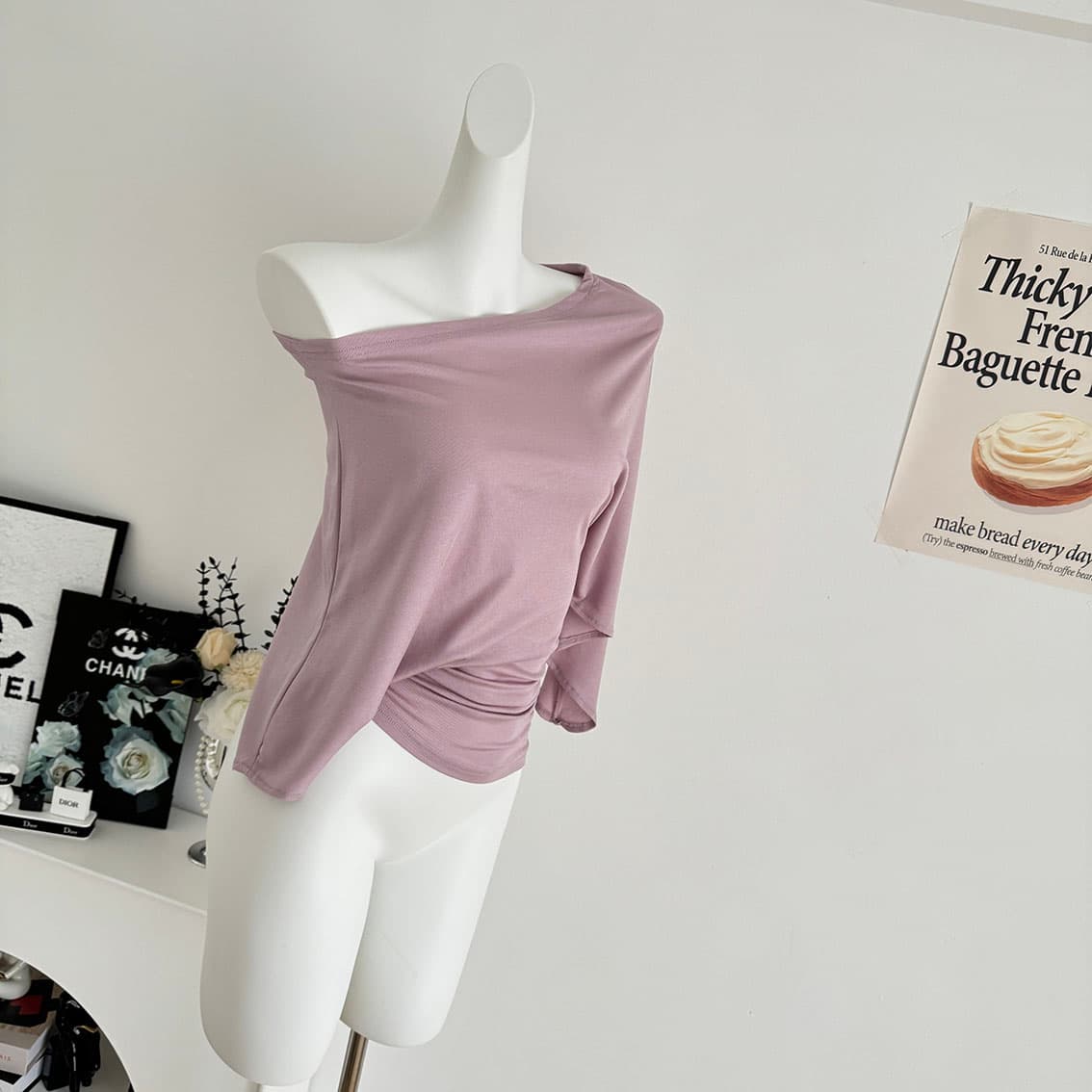 차가운 가죽 itspipi 불규칙 비스듬한 어깨 의류 여성 루즈핏 긴팔 오프숄더 도루 가을 센스 느긋한 바람 상세 이미지 1