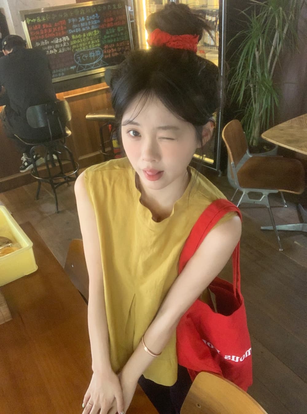 실사 민소매 작은 대중 Chic 주름 조끼 셔츠 스탠드 칼라 루즈핏 캐주얼 맨위 여성 상세 이미지 11