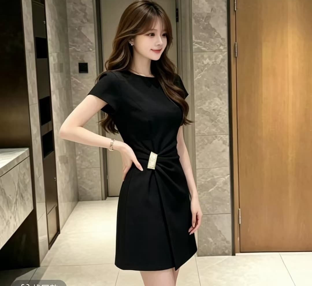 2026 여름 새로운 검정색 반팔 여성 드레스 여름 허리 수축 슬림해 보이는 패션 작은 대중 디자인 센스 다용도 작은 검은 드레스 상세 이미지 3