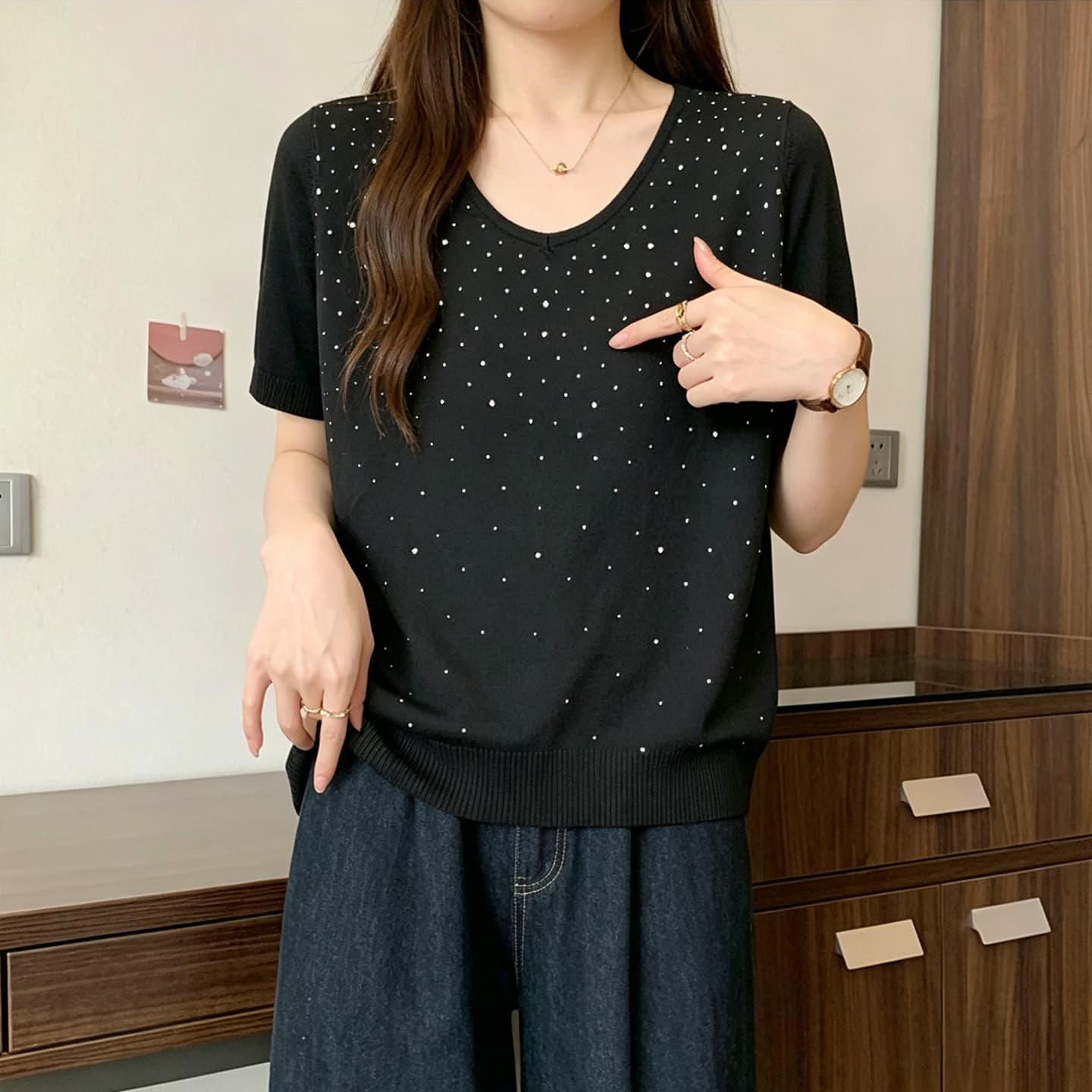 실사 빅 사이즈 여성 의류 2026 여름 새로운 미니멀리즘 루즈핏 슬림해 보이는 V넥 지방 mm 더블 노래 니트 반팔 맨위 이미지 2