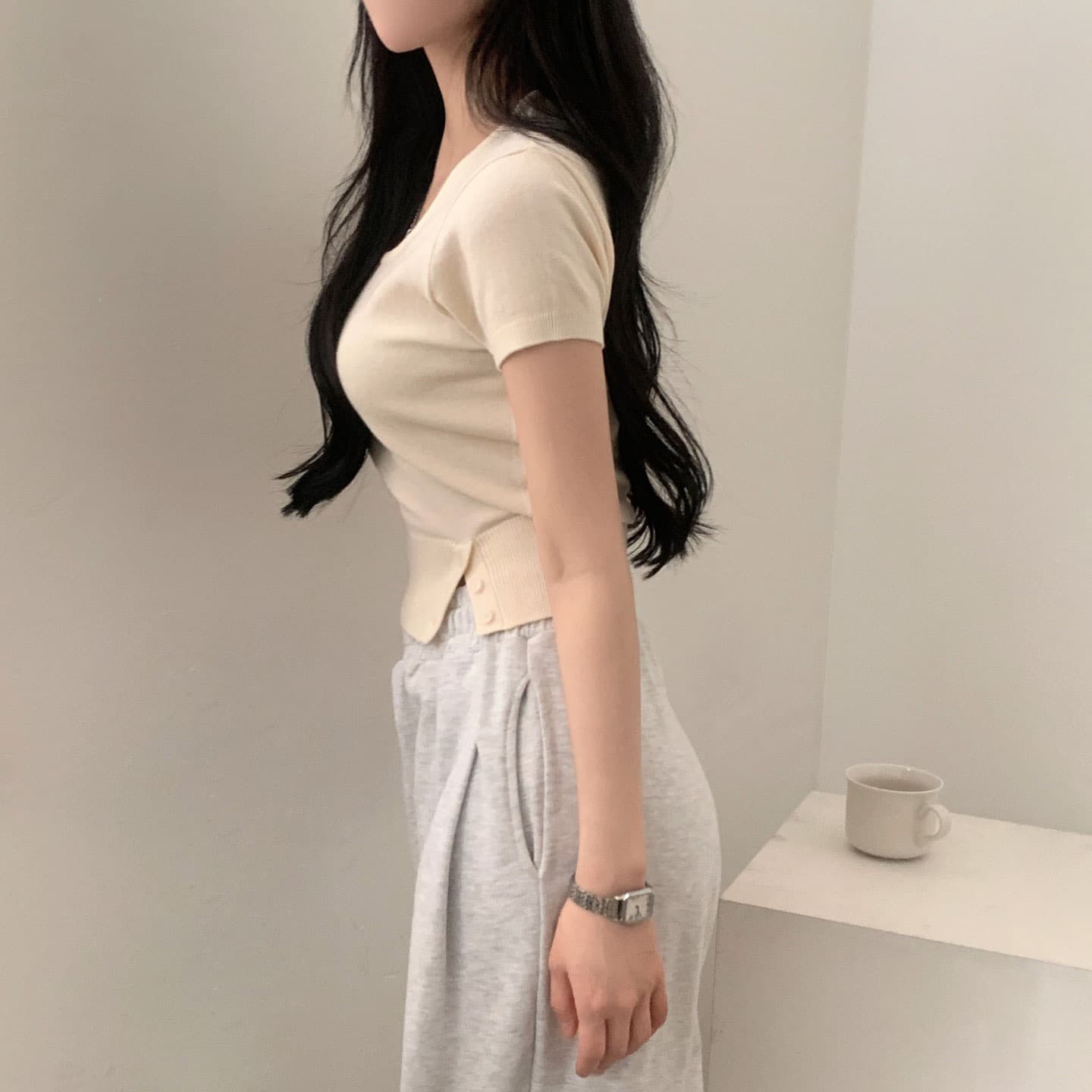 한국 chic 여름 품격 라운드 넥 밑단 트임 반팔 니트 스웨터 상세 이미지 16