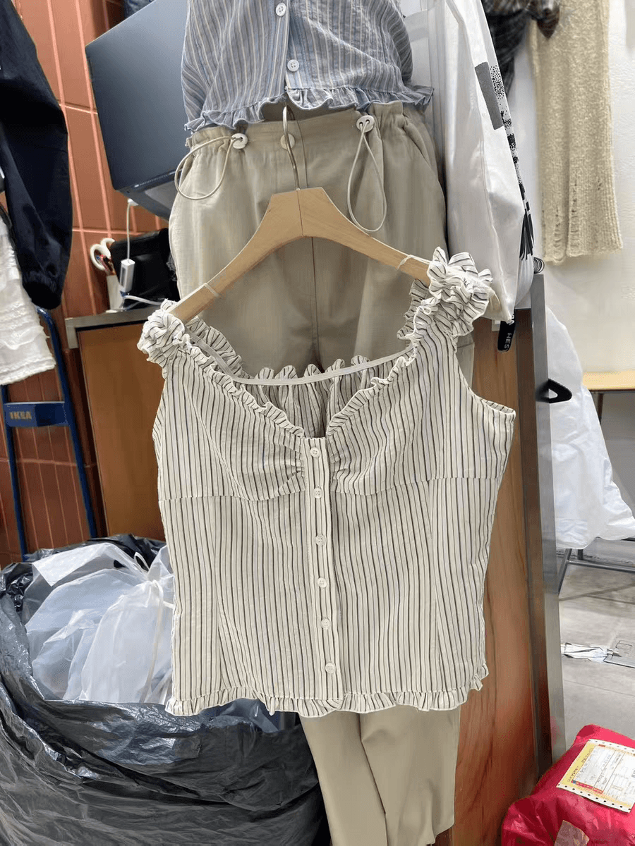 부드러운 Pleat 측면 상쾌 블루 스트라이프 수 있습니다. 오프숄더 둘 착용 셔츠 상세 이미지 16