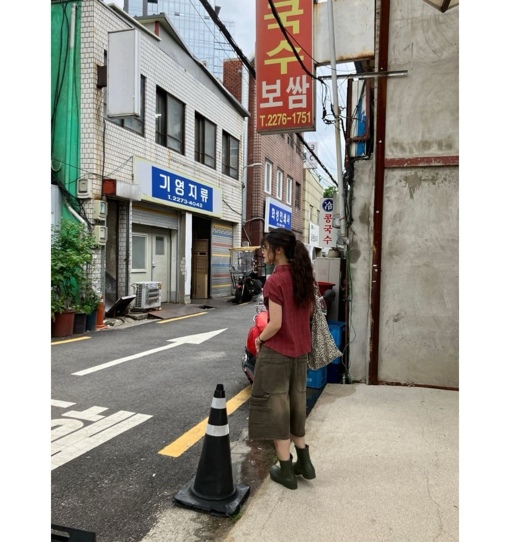 레트로 체크무늬 슬림해 보이는 캐주얼 주름 부드럽다 폴로 칼라 반팔 셔츠 맨위 상세 이미지 6