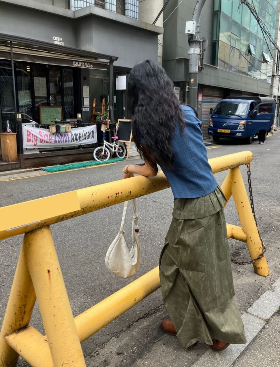레트로 체크무늬 슬림해 보이는 캐주얼 주름 부드럽다 폴로 칼라 반팔 셔츠 맨위 상세 이미지 37