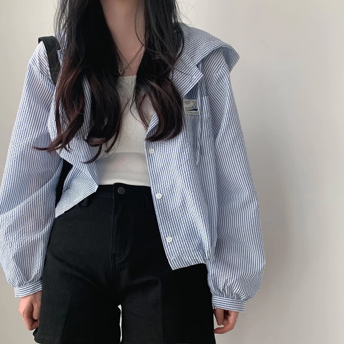 한국 chic 이른 가을 패션 품격 세로 줄무늬 배색 후드 부서 버클 루즈핏 캐주얼 다용도 쇼트 스타일 여성 코트