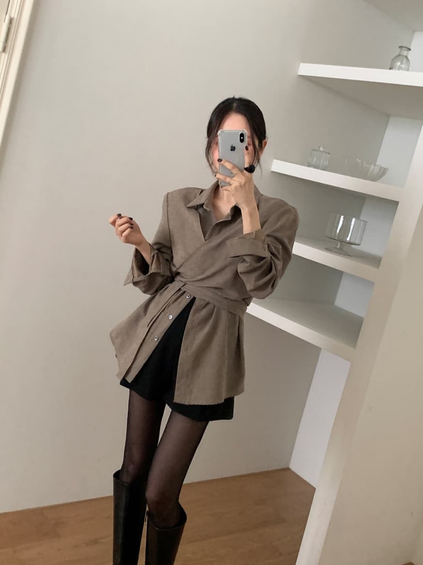 레트로 품격 작은 대중 십자가 스트랩 페이크 레이어드 패션 다용도 셔츠 맨위 이미지 4
