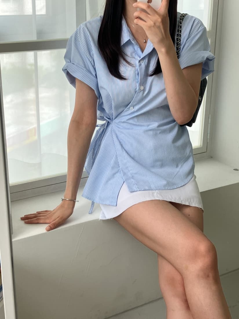 한국 chic 레트로 품격 캐주얼 스트라이프 디자인 센스 측면 스트랩 허리 수축 슬림해 보이는 반팔 셔츠 이미지 3