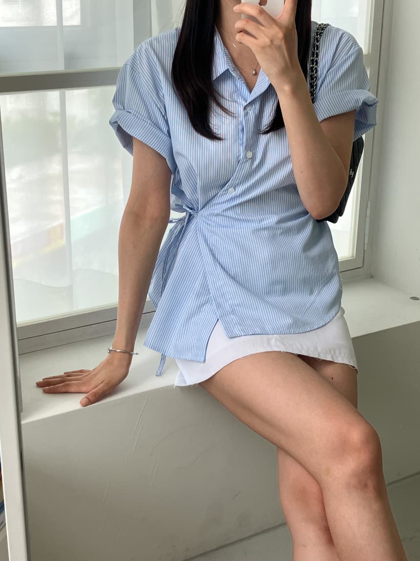한국 chic 레트로 품격 캐주얼 스트라이프 디자인 센스 측면 스트랩 허리 수축 슬림해 보이는 반팔 셔츠 상세 이미지 15
