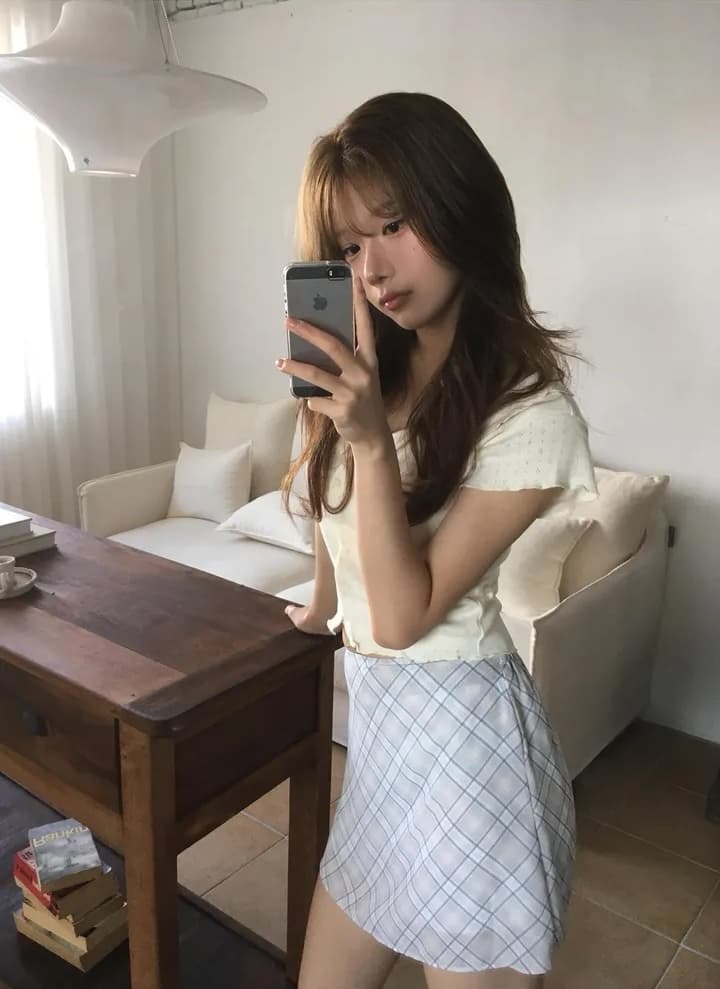 작은 폴로 칼라 슬림해 보이는 쇼트 스타일 반팔 맨위 여성 상세 이미지 1