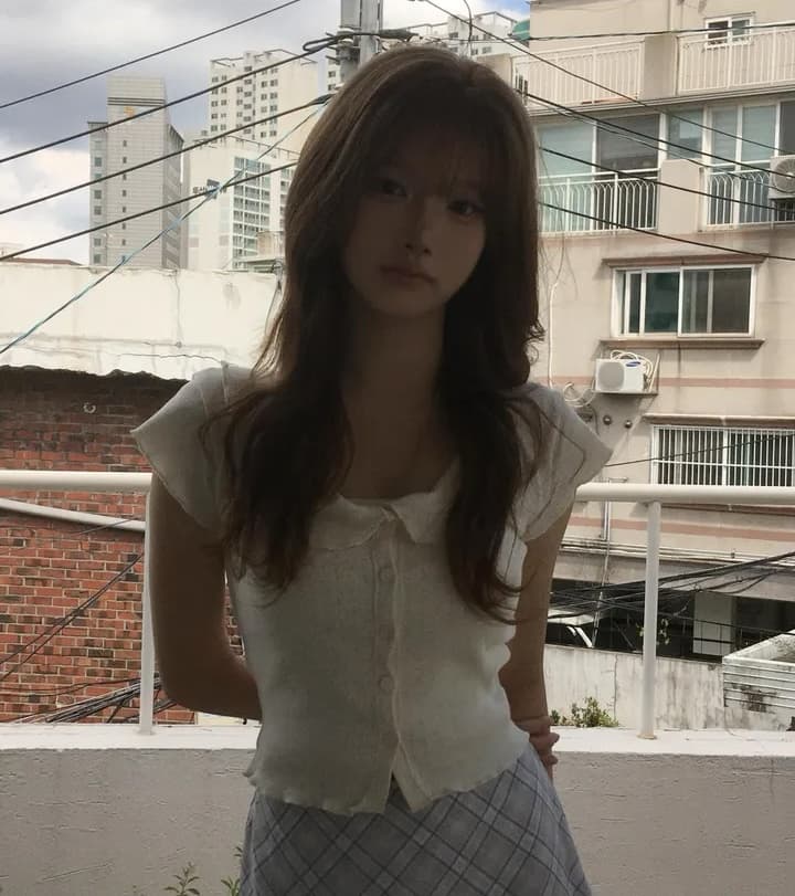 작은 폴로 칼라 슬림해 보이는 쇼트 스타일 반팔 맨위 여성 상세 이미지 8