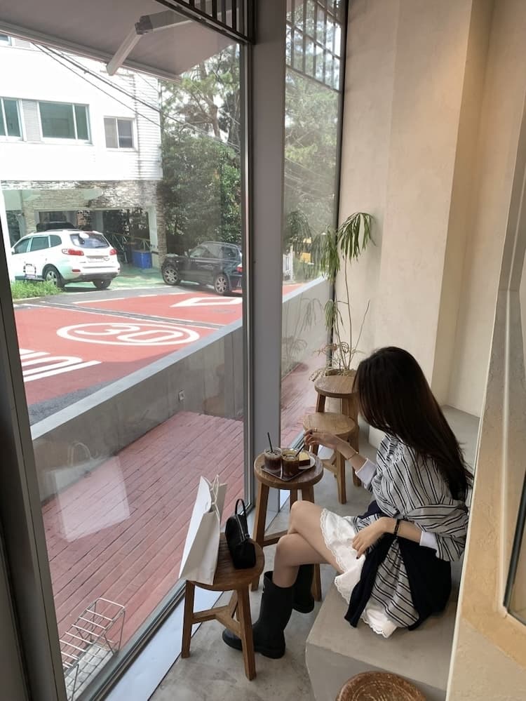 이른 가을 POLO 칼라 스트라이프 느긋한 루즈핏 긴팔 티셔츠 상세 이미지 4