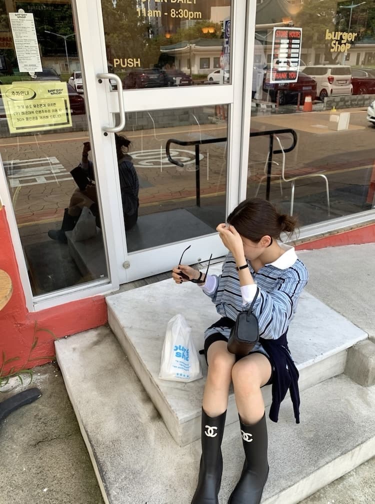 이른 가을 POLO 칼라 스트라이프 느긋한 루즈핏 긴팔 티셔츠 상세 이미지 27
