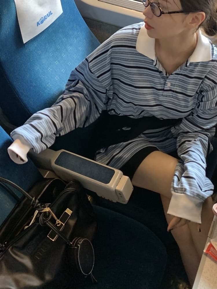 이른 가을 POLO 칼라 스트라이프 느긋한 루즈핏 긴팔 티셔츠 상세 이미지 32