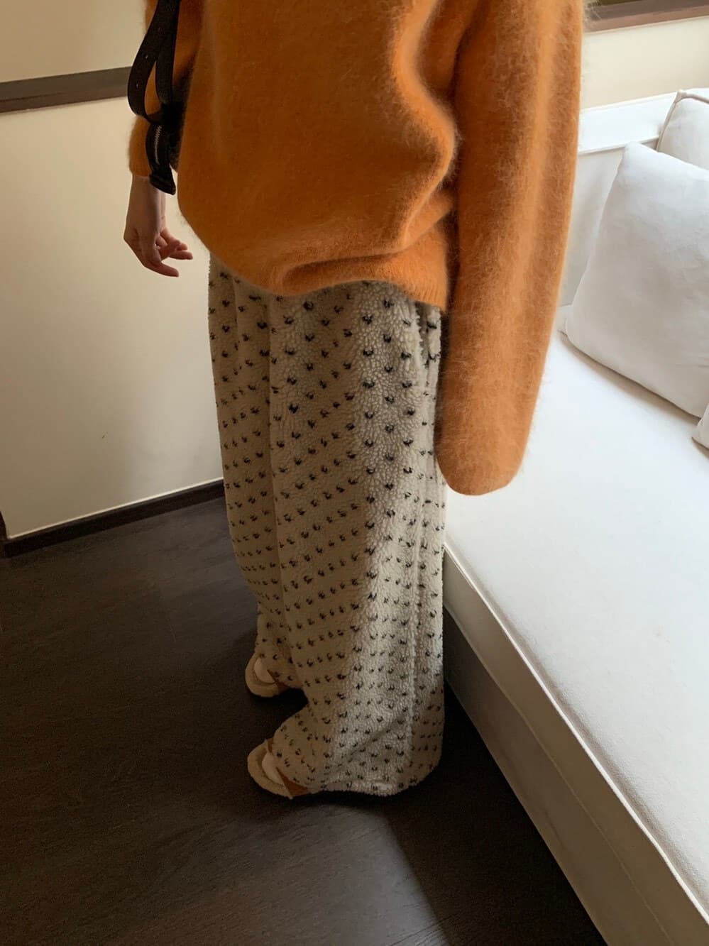 양털 플리스 도트 무늬 운동 바지 여성 가을 겨울 털이 있고 두꺼운 보온 면 바지 루즈핏 조거 플리스 넓은 다리 웨이 바지 이미지 2