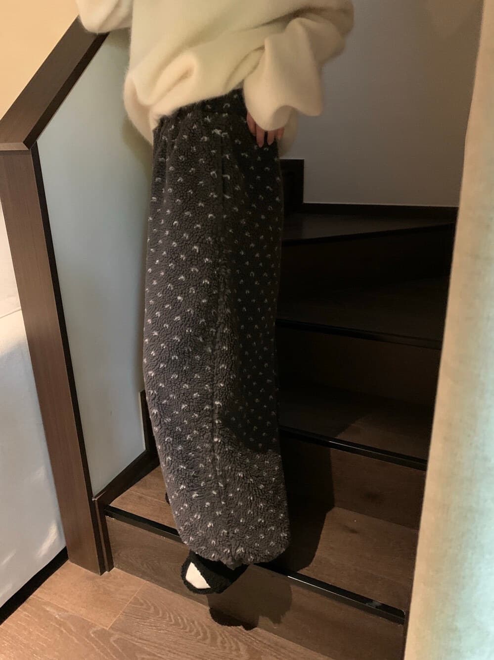 양털 플리스 도트 무늬 운동 바지 여성 가을 겨울 털이 있고 두꺼운 보온 면 바지 루즈핏 조거 플리스 넓은 다리 웨이 바지 이미지 3