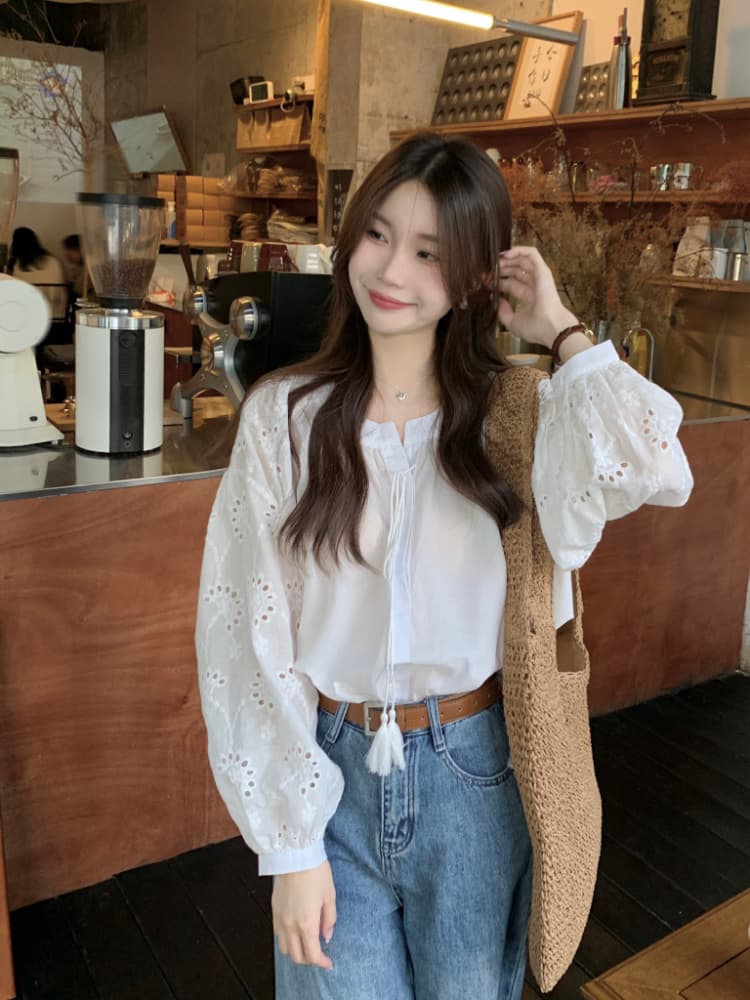 프랑스식 화이트 여성 셔츠 루즈핏 디자인 센스 레이스 자수 부드러운 바람 다용도 레이스업 맨위 이미지 2