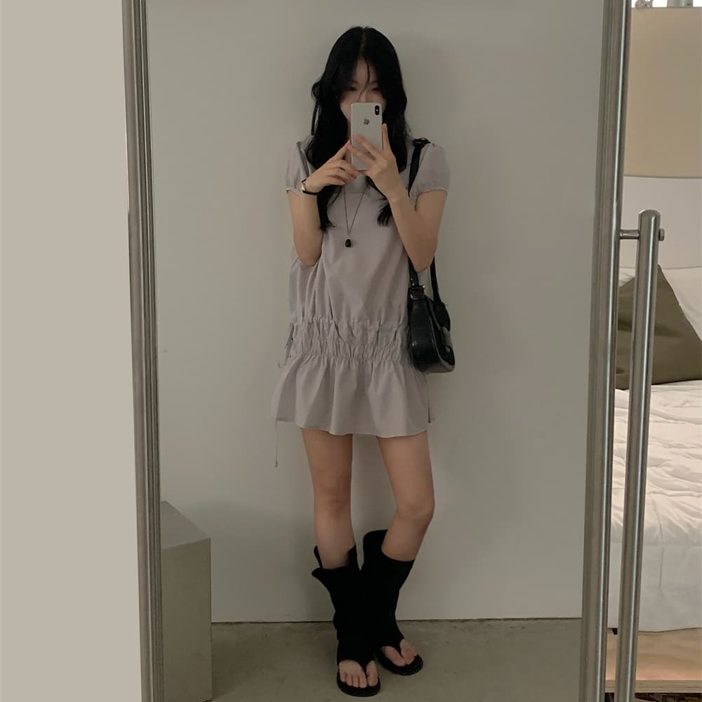 프랑스식 작은 대중 디자인 센스 캐주얼 슬림해 보이는 밴딩 펌프 로프 레이스업 쇼트 스타일 여성 드레스 이미지 3