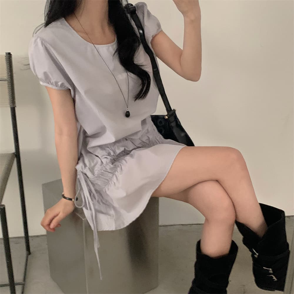 프랑스식 작은 대중 디자인 센스 캐주얼 슬림해 보이는 밴딩 펌프 로프 레이스업 쇼트 스타일 여성 드레스