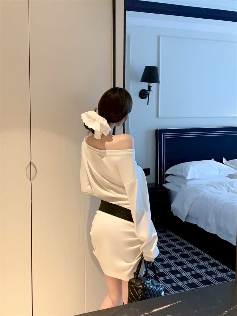실사 정가 가을 새로운 한국 스타일 패션 한 부서 오프숄더 알파벳 프린트 여성 드레스 벨트 포함 상세 이미지 14