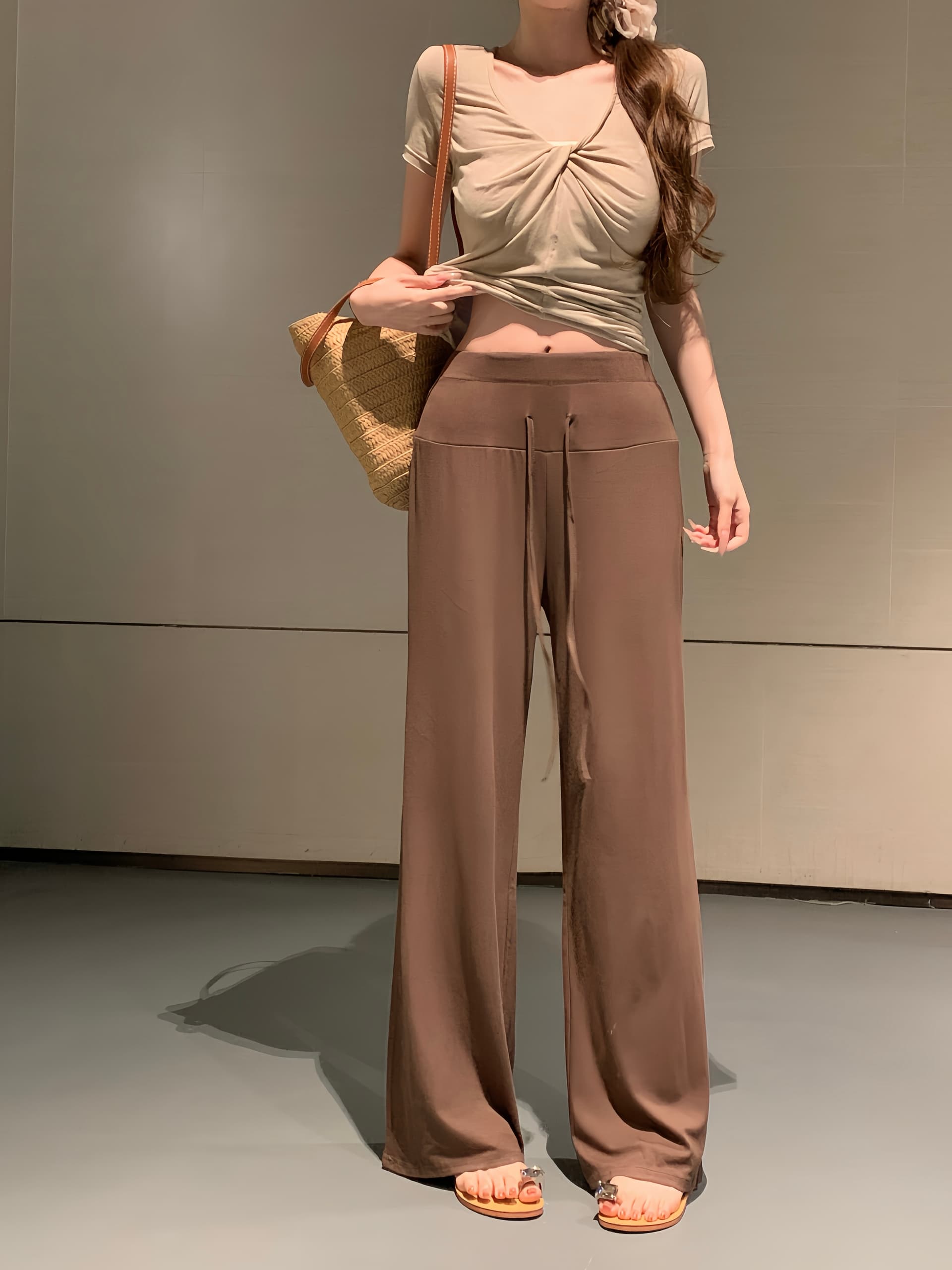 실사 아니요 가격 인하 순수한 욕망 세트 비틀림 V넥 반팔 티셔츠 여성 루즈핏 넓은 다리 부츠컷 캐주얼 바지 투피스 세트 상세 이미지 7