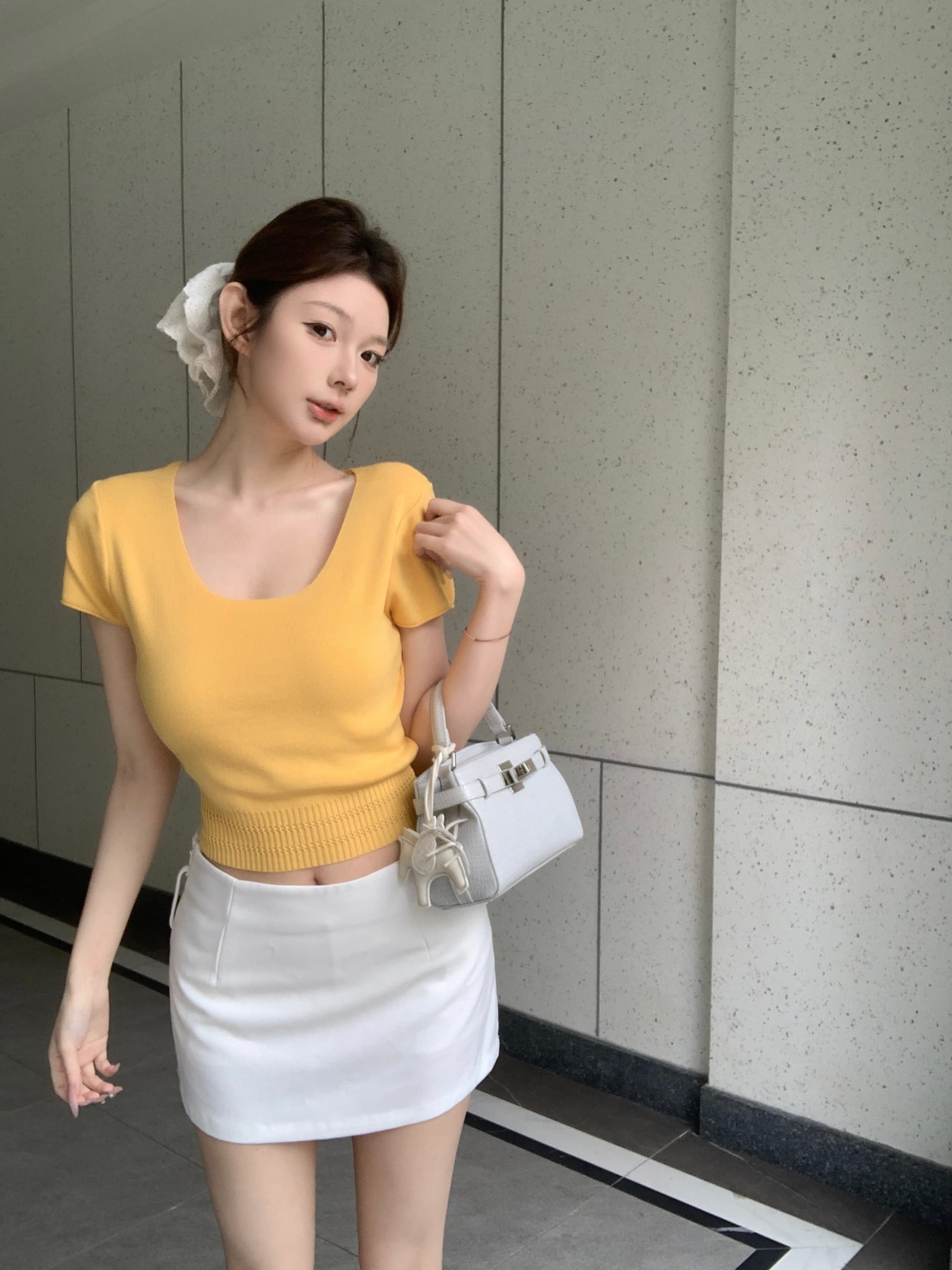 실사 아니요 가격 인하 주간 접시 연구 사회 혼방 대 u 칼라 반팔 티셔츠 여성 여름 다용도 쇼트 스타일 몸매 가꾸기 맨위