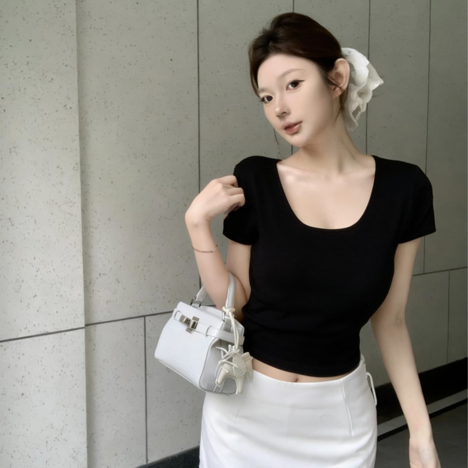 실사 아니요 가격 인하 주간 접시 연구 사회 혼방 대 u 칼라 반팔 티셔츠 여성 여름 다용도 쇼트 스타일 몸매 가꾸기 맨위 이미지 5