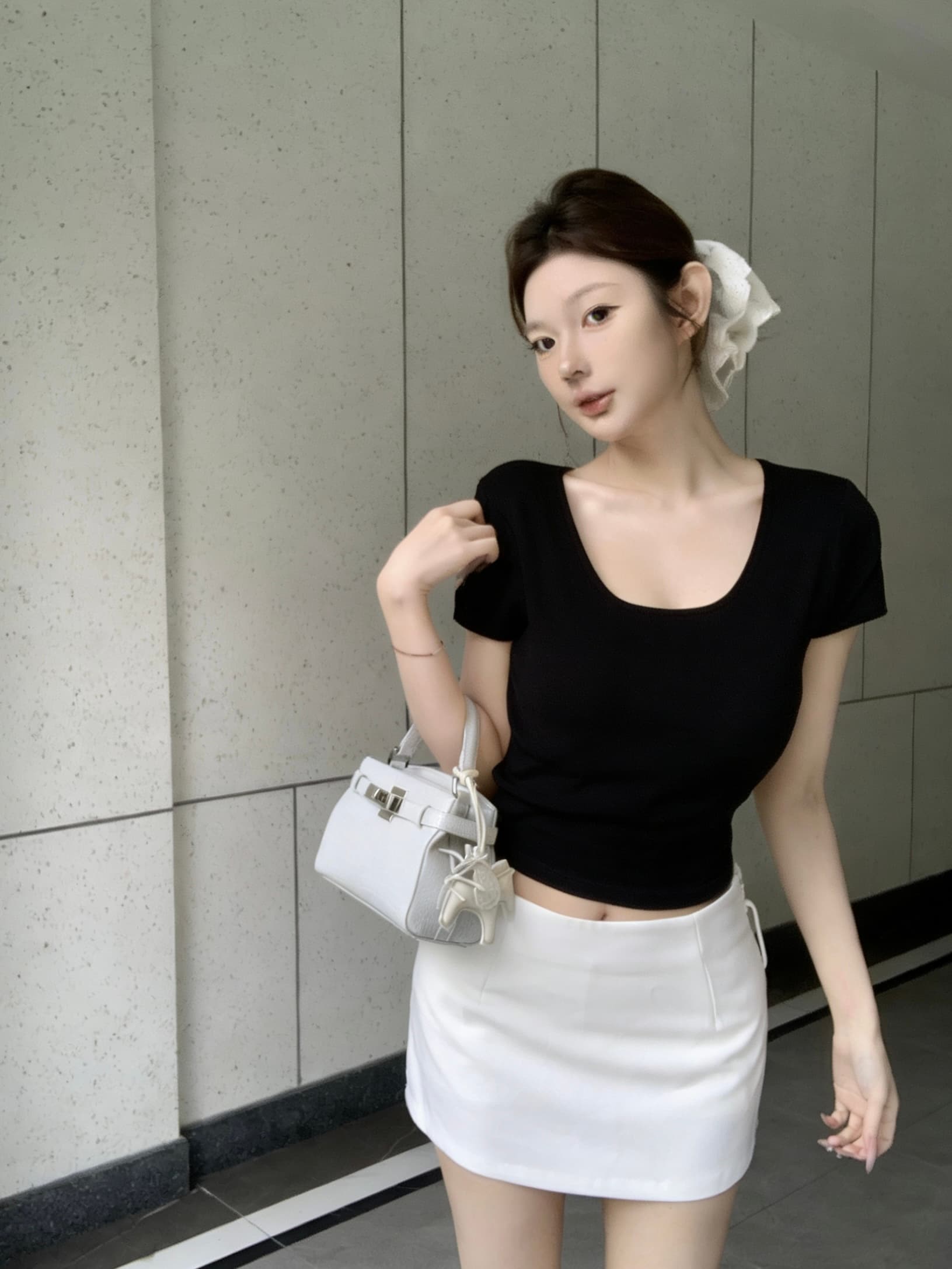 실사 아니요 가격 인하 주간 접시 연구 사회 혼방 대 u 칼라 반팔 티셔츠 여성 여름 다용도 쇼트 스타일 몸매 가꾸기 맨위 상세 이미지 2
